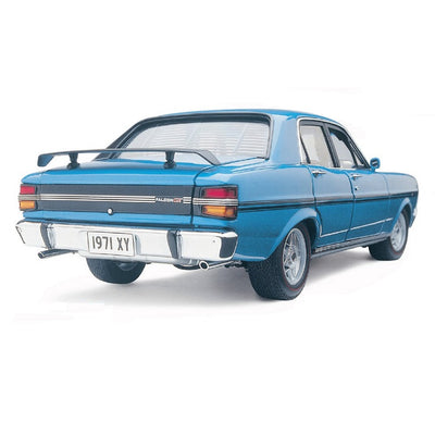 CLASSIC CARLECTABLES - 1:18 FORD XY FALCON PHASE III GT-HO – TRUE BLUE